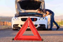 5 اشتباه رایج رانندگان هنگام خراب شدن خودرو در جاده
