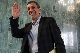 تصویری از محمود احمدی‌نژاد قبل از خروج از ایران 