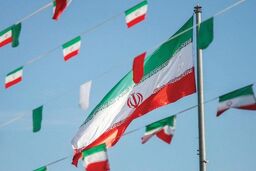 در پی سرودی ملی‏‌تر/اقبال به مفاهیمی چون «وطن» و «ایران» در محافل رسمی و امیدواری برای بازبینی بعضی از نمادهای ملی