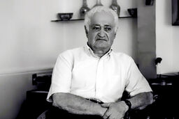 خردمندی در عبور از تاریخ بی‏‌خردی/درباره حسن کامشاد مترجم و پژوهشگر زبان فارسی که دوم خرداد در 100 سالگی درگذشت