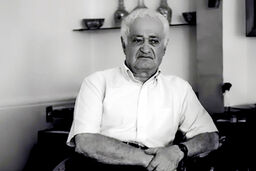 خردمندی در عبور از تاریخ بی‏‌خردی/درباره حسن کامشاد مترجم و پژوهشگر زبان فارسی که دوم خرداد در 100 سالگی درگذشت