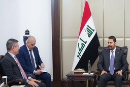 دیدار نخست‌وزیر عراق با کاردار آمریکا در بغداد با محوریت ثبات منطقه‌ای