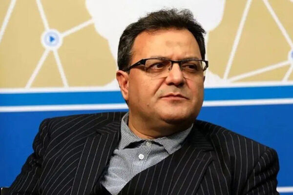 قادر باستانی درباره حضور ستار هاشمی در مجلس می‏‌گوید: میدان ارتباطات میدان آزمون دولت است