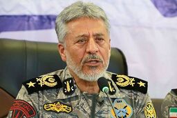 دریادار سیاری: ما ادعا نمی‌کردیم نیروی دریایی جهانی هستیم، اما اگر مرد هستید جلو بیایید