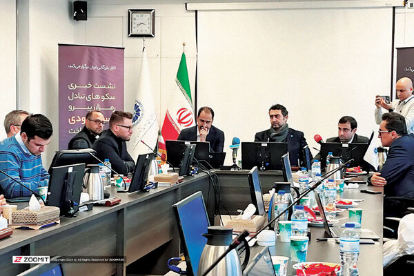 سـرگردان میان حدس و گمان / پلتفرم‏ های تبادل رمزارز پس از گذشت 5 روز از مسدود شدن درگاه‌‏های پرداخت خود
هنوز پاسخ روشنی از بانک مرکزی دریافت نکرده ‏اند