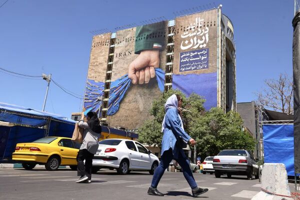 دشواری عادی بودن