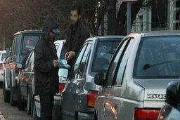 گزارش یک خبرگزاری از خیابان‌های پایتخت: تهران مافیای جای پارک دارد