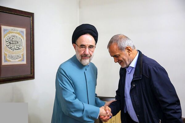 دو خرده‌روایت از مصدق و خاتمی برای پزشکیان