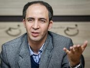 دولت باید اقتصاد دستوری را کنار بگذارد