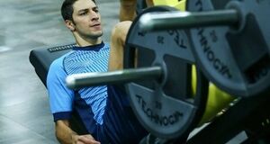 تلاش پرسپولیس برای جذب محمدرضا اخباری؛ برنامه‌ریزی سرخ‌پوشان برای تقویت خط دروازه