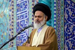 امام جمعه قم: نظام سرمایه‌داری با شعار آزادی، زنان را وارد عرصه‌های مفسده‌زا کرد
