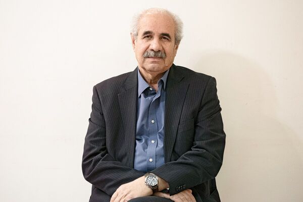 پایی بر زمیـن دستی به آسمان/گفت‏‌وگو با موسی اکرمی درباره چگونگی تلفیق الاهیات و فلسفه با سیاست و اقتصاد در مکتب سالامانکا