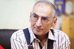 زیباکلام: پزشکیان تسلیم تندروها شود، تتمه اعتبارش را هم از دست داده است