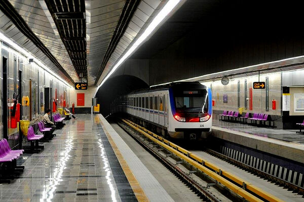 مترو نماد شهر غلتان تهران