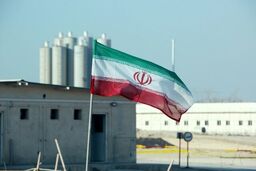 گاردین: ایران با انتقال ذخایر اورانیوم خود به کشور سوم مخالف است
