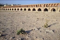 هشدار نماینده مجلس:  بحران آب اصفهان تا سه ماه آینده چندین استان را درگیر می‌کند