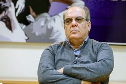 محکومیت عباس عبدی به یک سال زندان؛ روزنامه اعتماد دو ماه توقیف شد