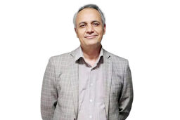 احمد زیدآبادی روزنامه‌نگار و تحلیلگر سیاسی در گفت‏‌وگو با هم‌میهن:مشکل اصلی قبل از تصمیم‌‏گیران پایگاه اجتماعی آنهاست