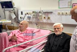 عیادت معاون اول رئیس‌جمهور از سیدمحمد خاتمی در بیمارستان