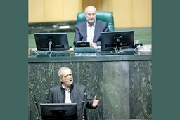 از گـام دوم وفاق تا شماتت دولت / بررسی روابط دولت مسعود پزشکیان با مجلس در سال اول