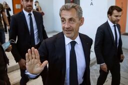 دادگاه عالی فرانسه حکم محکومیت سارکوزی را تایید کرد