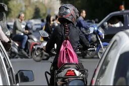 گفت‌و‌گو با یک زن موتورسوار: نداشتن گواهینامه و بیمه موجب نشد موتورسواری نکنم