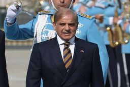 تأکید نخست‌وزیر پاکستان بر حفظ امنیت و باز بودن تنگه هرمز و باب‌المندب
