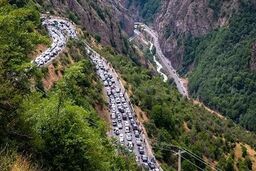 تردد پرحجم مسافران و روستاییان در محورهای شمال / کندوان تا پایان تخلیه بار ترافیکی یک‌طرفه خواهد بود