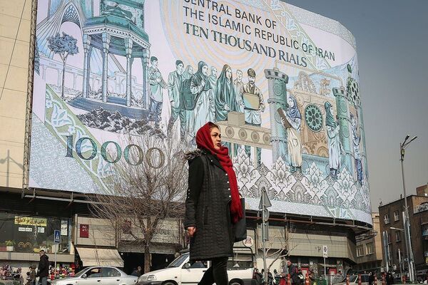 با انتقاد از عملکرد دولت در زمینه برنامه هفتم و رشد اقتصادی/ رقبای انتخاباتی دوباره به میدان آمدند