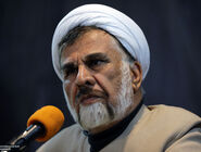 فاضل میبدی: پزشکیان و تیم مذاکره مقابل تندروها بایستند