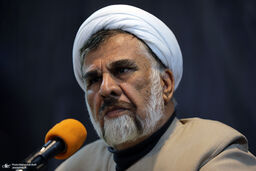  کسانی که بر طبل جنگ می‌کوبند، چرا می‌خواهند در دل کوه‌ها پنهان شوند؟