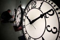 تغییر ساعت تابستانی ۲۰۲۵؛ ترامپ می‌تواند تغییر ساعت را متوقف کند؟