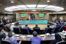 پزشکیان در سفر به آذربایجان غربی خبر داد: اجرای برنامه جامع احیای دریاچه ارومیه